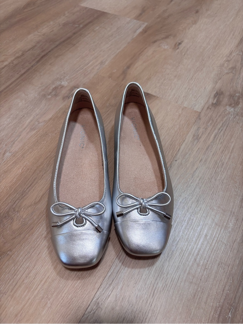 Vionic Klara Women's Dress Flats, Silver 7 Wide